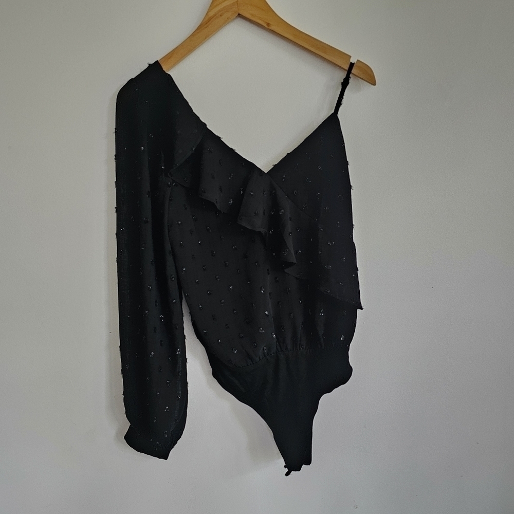 Lulu's "Picking Sides" Swiss Dot One Shoulder Bodysuit - Picture 4 of 12